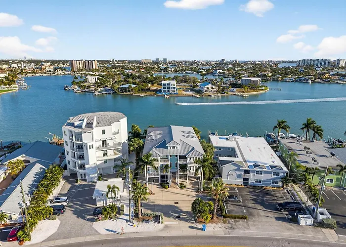 Treasure Trove Waterfront Pearl Villa St. Pete Beach